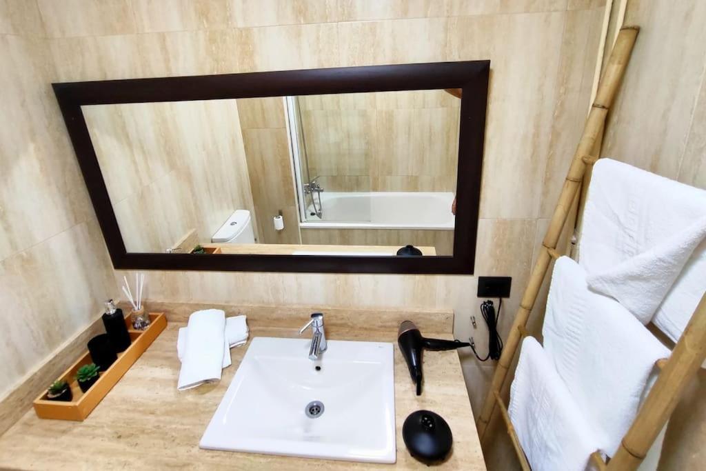 Tranquilo Apartamento Con Parking Gratis Vigilado 24H Vigo Extérieur photo